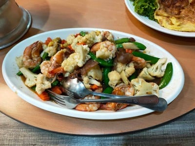 ผัดผักรวมกุ้งสด ใหญ่