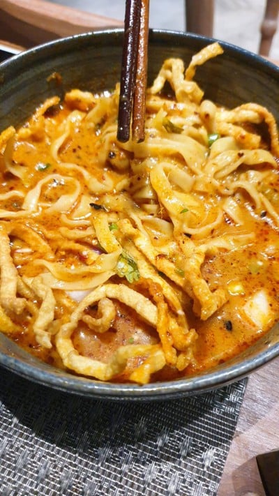 ข้าวซอยหมูหรือไก่