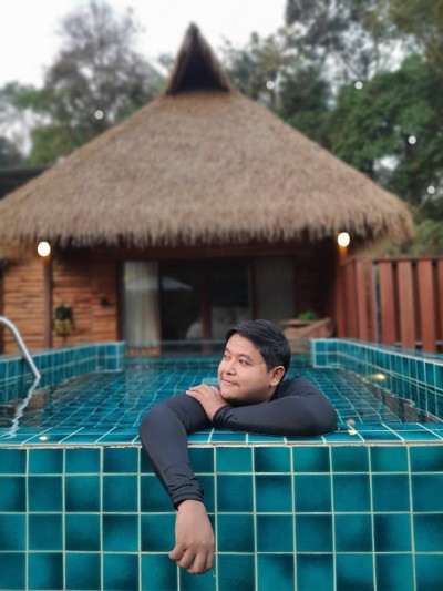 สระว่ายน้ำกับน้องพักสไตล์บาหลี 