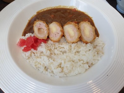 ข้าวแกงกรี่หมูสันนอกชีส