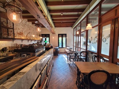 บรรยากาศ Farm to Table ไฮด์เอาท์