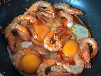 วิธีทำ กุ้งผัดผงกะหรี่ X2 วิธีทำ กุ้งผัดผงกะหรี่ X2