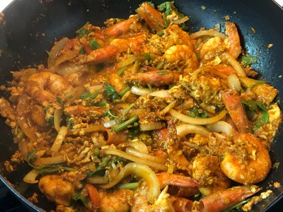 วิธีทำ กุ้งผัดผงกะหรี่ X2 วิธีทำ กุ้งผัดผงกะหรี่ X2
