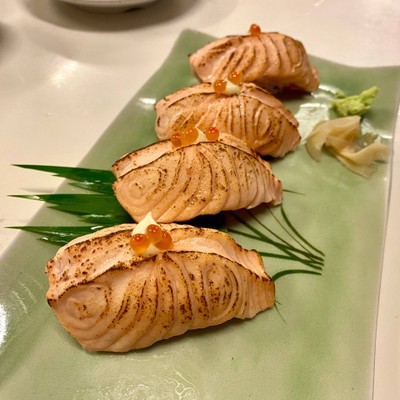 ซูชิแซลม่อนเบิร์นไฟ