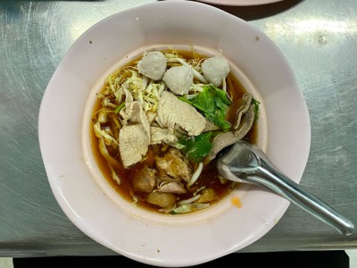 ก๋วยเตี๋ยวหมูน้ำแดง