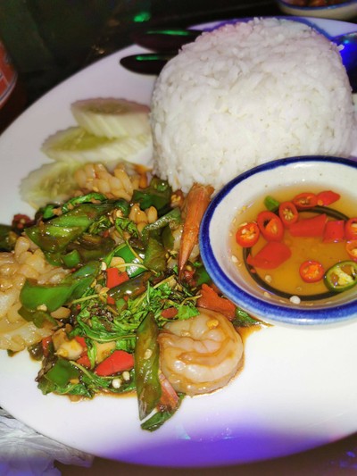 กะเพราทะเลราดข้าว