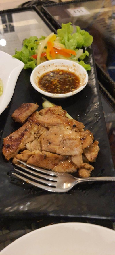 หมูย่างจิ้มแจ่ว