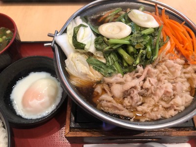 นาเบะสุกี้ยากี้หมู