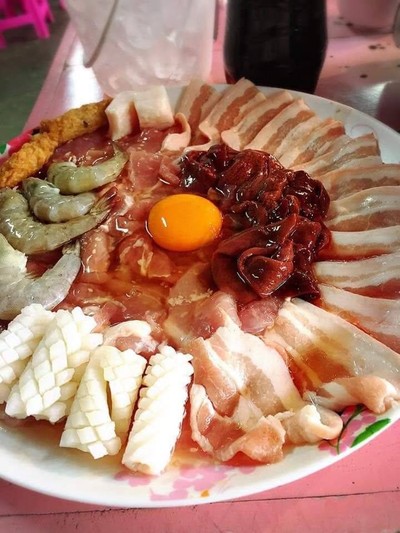 อาหาร หรือ เครื่องดื่ม