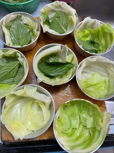 วิธีทำ ห่อหมกกุ้งปลาหมึกในถ้วยกะหล่ำปลี  วิธีทำ ห่อหมกกุ้งปลาหมึกในถ้วยกะหล่ำปลี