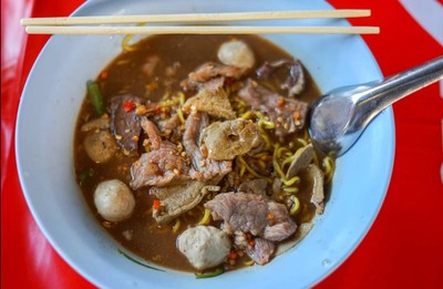 ก๋วยเตึ๋ยวน้ำตก