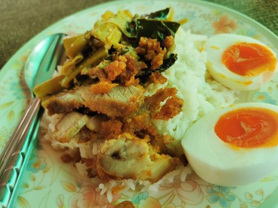 ข้าวราดแกง