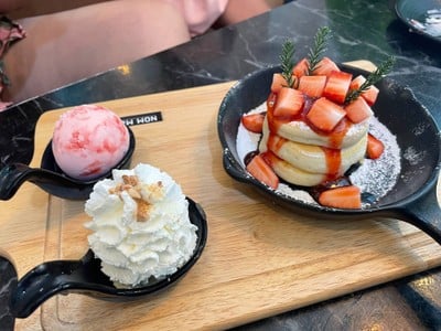 Nom More Cafe   หัวหิน