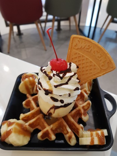 waffle sundae