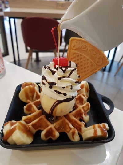 อาหาร หรือ เครื่องดื่ม