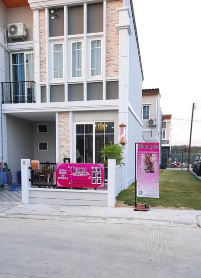 ร้านเสริมสวยสไตล์เกาหลี ที่หมู่บ้านโกลเด้นทาวน์ พหลโยธิน-สะพานใหม่ สวยใสราคาเบาๆ