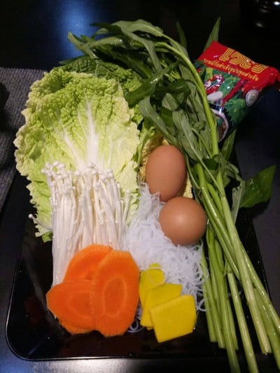 ผักที่มากับชุดหมูกระทะ