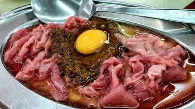 เรือนเพชรสุกี้ ถนนเพชรบุรีตัดใหม่ (New Petchburi Road)