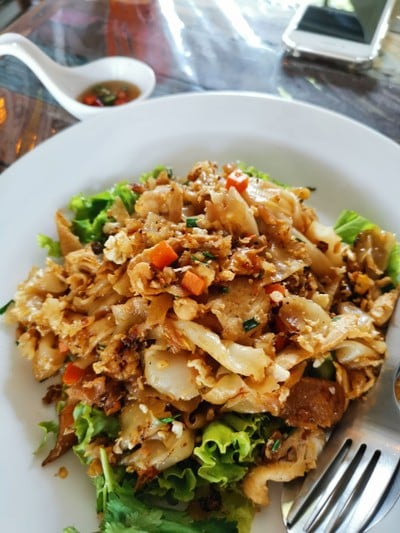 ก๋วยเตี๋ยวคั่วไก่