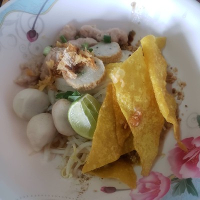 เส้นเล็กแห้งต้มยำ