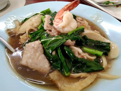 ราดหน้าหมูหมักกุ้ง