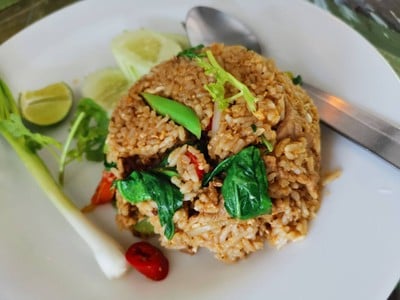 ผัดกระเพราหมูคลุกข้าว