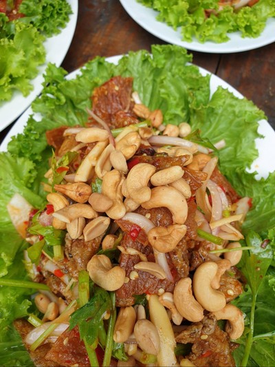 อาหาร หรือ เครื่องดื่ม