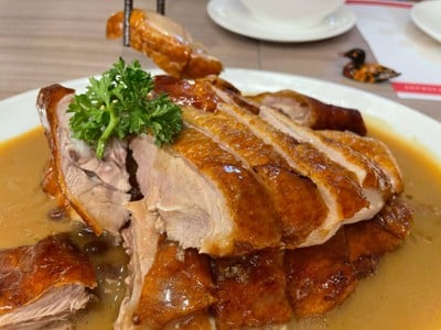 เป็ดย่างครึ่งตัว 688.-
