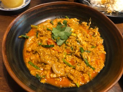 เนื้อปูก้อนผัดผงกะหรี่