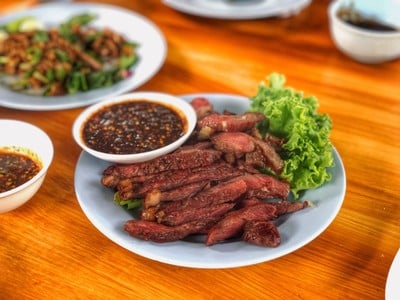 เสือร้องไห้
