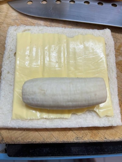 วิธีทำ ขนมปังชุบเกล็ดขนมปังทอดไส้ชีสห่อกล้วย 🍌 วิธีทำ ขนมปังชุบเกล็ดขนมปังทอดไส้ชีสห่อกล้วย 🍌