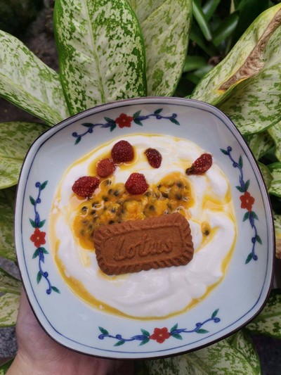 Yogurt​ Bowl​ with​ Passion fruit