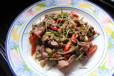 เนื้อสไลซ์ผัดใบมะกรูด