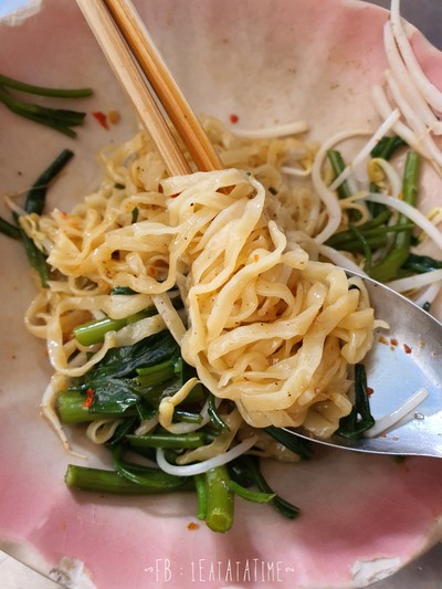 บะหมี่เหลืองแห้ง