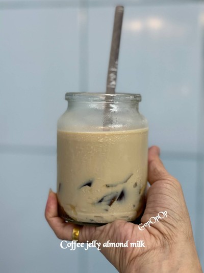 วิธีทำ Coffee Jelly Almond Milk วิธีทำ Coffee Jelly Almond Milk