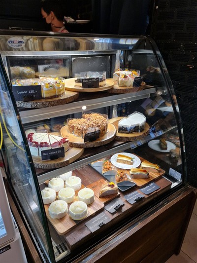 อาหาร หรือ เครื่องดื่ม