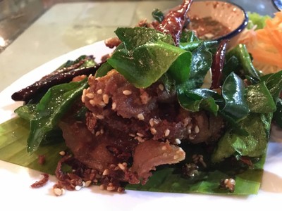 หมูทอดใบมะกรูด