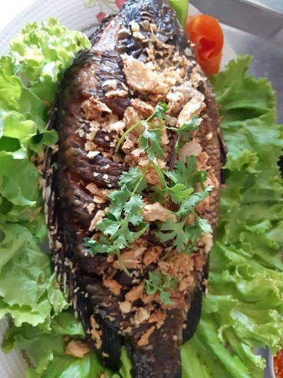 ปลาทอดกระเทียม