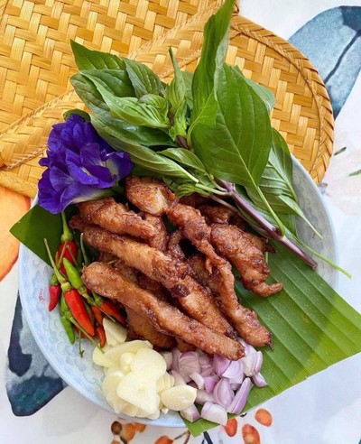 หมูทอดกะปิ