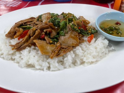 ข้าวกะเพราเป็ดหั่น