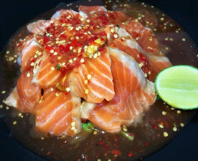 ยำแซลมอน