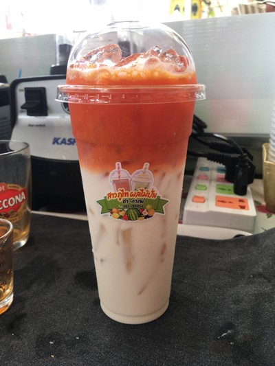 ชาเย็น-นมสดทูโทน