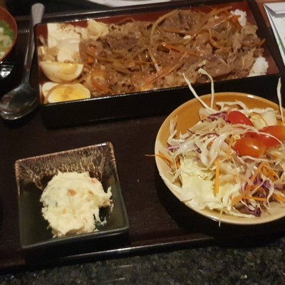 อาหาร หรือ เครื่องดื่ม