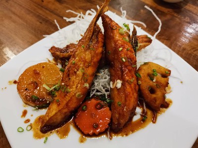 ท้องปลาทอดราดซอสเทอริยากิ