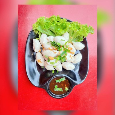 ลูกชิ้นลวกจิ้ม