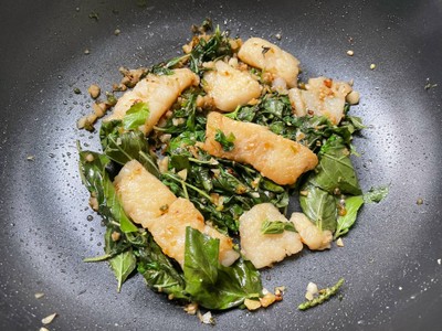 วิธีทำ กะเพราปลาดอลลี่คีโต