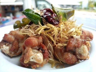 ไก่ทอดสมุนไพร รสอร่อยเหมือนกินไก่เชสเตอร์กริลล์  