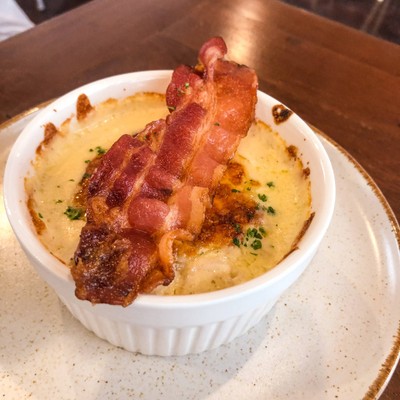 Knock Knock Cafe & Bar -