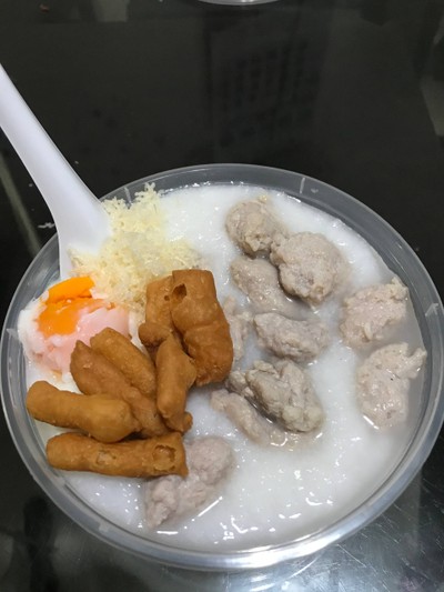 โจ๊กหมูเด้งไข่ลวก
