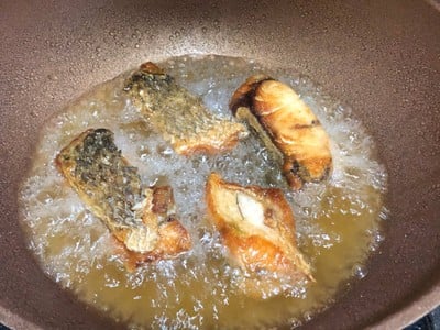 วิธีทำ แกงส้มปลากระพงทอด